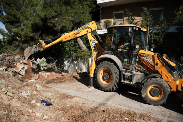 Ξεκίνησαν οι κατεδαφίσεις επικίνδυνων κτισμάτων στην Αθήνα