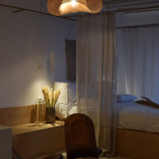 Birdhouse: Μια κατοικία στη Μύκονο που εμπνέεται από τα κυκλαδίτικα χρώματα