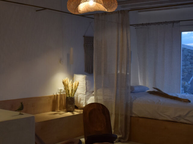 Birdhouse: Μια κατοικία στη Μύκονο που εμπνέεται από τα κυκλαδίτικα χρώματα