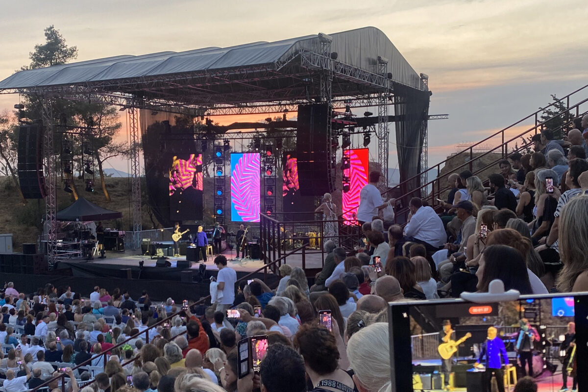 Τομ Τζόουνς