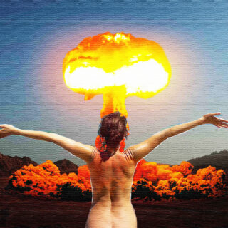 Holecare: Εδώ ο κόσμος καίγεται και ο πωπός φτιασιδώνεται