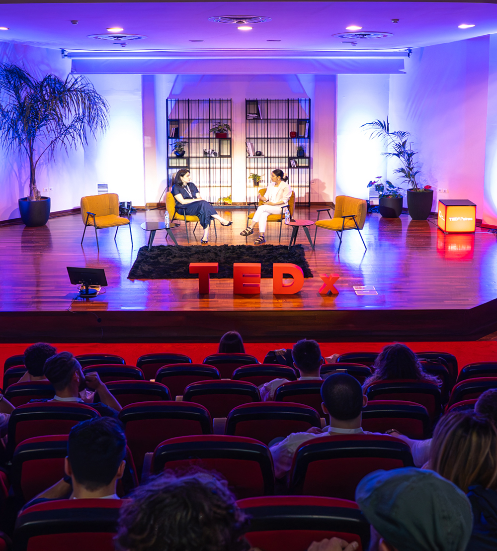 Η Mitali Mukherjee, επικεφαλής του Reuters Institute στο TEDxPatras 2025 © TEDxPatras