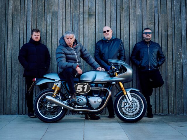 Λοιπόν Jean-Jacques Burnel πώς είναι να είσαι 50 χρόνια The Stranglers;