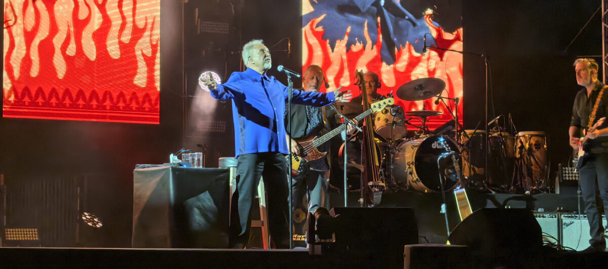 Τομ Τζόουνς