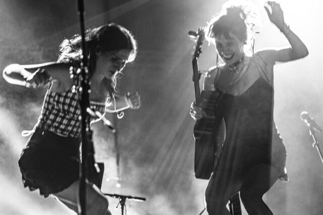 Οι Σκιαδαρέσες live σε Αθήνα και Θεσσαλονίκη