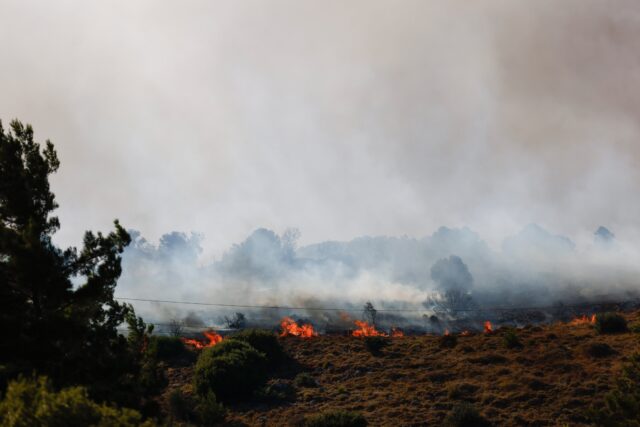 Πολύ υψηλός κίνδυνος πυρκαγιάς αύριο για Αττική, Κρήτη, Εύβοια