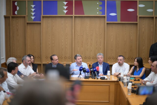 Κρήτη: Σύσκεψη για το μεταναστευτικό παρουσία του Ν. Ανδρουλάκη