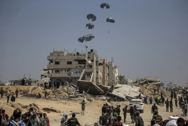 Η Ελλάδα έστειλε ανθρωπιστική βοήθεια στη Γάζα