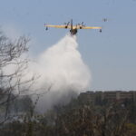 Φωτιά στην Άνδρο – Επιχειρούν εναέρια μέσα