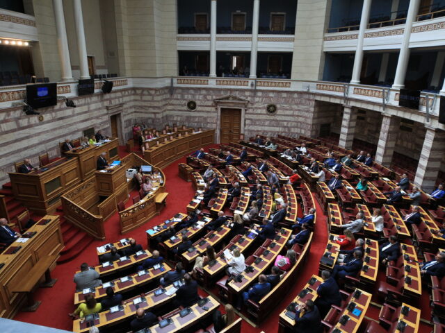 Βουλή: Σε εφαρμογή ο «χρονο-κόφτης» στις ομιλίες της Ολομέλειας