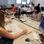 Φορολογικές δηλώσεις: Λήγει τα μεσάνυχτα η προθεσμία για την υποβολή τους