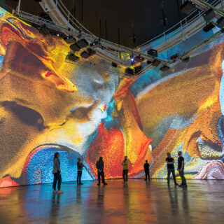 13 Καλοκαιρινές εκθέσεις στην Ευρώπη και την Ελλάδα που δεν πρέπει να χάσεις