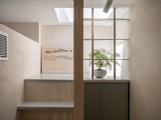 Η ομορφιά είναι στη λεπτομέρεια, σε ένα ανακαινισμένο βενετσιάνικο σπίτι στα Χανιά