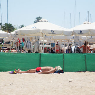 Αθηναϊκή ριβιέρα: Πόζες και βουτιές στα βαθιά της Αθήνας