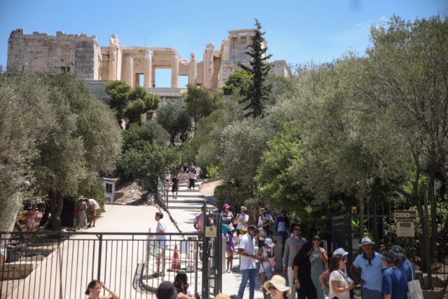 Κλειστοί οι αρχαιολογικοί χώροι στην Αθήνα λόγω καύσωνα