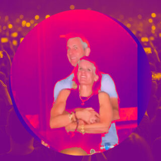 Καρένινες στις ψηφιακές ράγες: Το «παράνομο» φιλί στους Coldplay και η επιστροφή στην ηθική της Ιεράς Εξέτασης