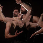 «Η Εκδίκηση του Φώτη»: Ο Βασίλης Βηλαράς αναμετριέται με την Pop Μυθολογία μιας ολόκληρης γενιάς