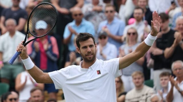 Στον Χατσάνοφ το πρώτο εισιτήριο για τους «8» του Γουίμπλεντον