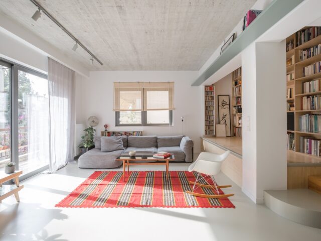 Ένας χώρος γραφείων στην Αθήνα μετατράπηκε σε cozy οικογενειακό περιβάλλον