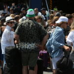 Απαγόρευση απόπλου: Ταλαιπωρία για χιλιάδες επιβάτες στον Πειραιά