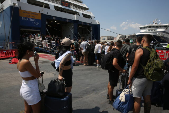 Κανονικά τα ακτοπλοϊκά δρομολόγια από τα λιμάνια της Αττικής