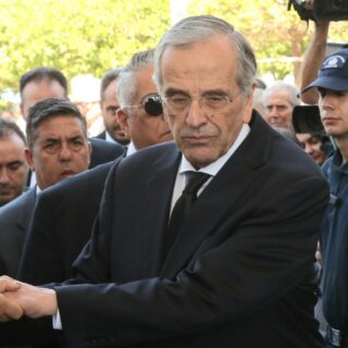 Λένα Σαμαρά: Πλήθος κόσμου στην κηδεία της 34χρονης