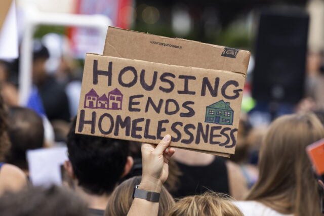 Ο Λευκός Οίκος απείλησε με φυλάκιση τους άστεγους στην Ουάσιγκτον