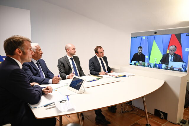 Ουκρανία: Διπλωματικό παζάρι εν μέσω προώθησης ρωσικών στρατευμάτων