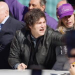 Αργεντινή: Διαδηλωτές πήραν με τις πέτρες τον πρόεδρο Χαβιέ Μιλέι