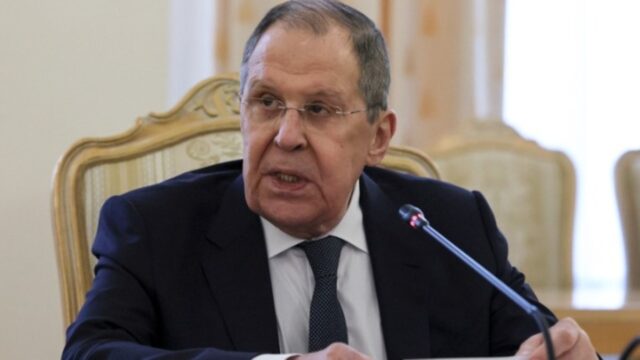 Ο Ρώσος ΥΠΕΞ έφτασε στην Αλάσκα