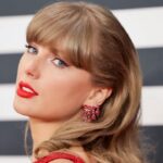 To επεισόδιο του podcast «New Heights» με την Τέιλορ Σουίφτ συγκέντρωσε 15 εκ. προβολές