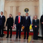 Ο Ντόναλτ Τραμπ «άρχισε τις προετοιμασίες» για συνάντηση Πούτιν και Ζελένσκι