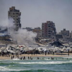 Οι κάτοικοι στην Πόλη της Γάζας αντιμέτωποι με νέο δίλημμα, καθώς οι ισραηλινές δυνάμεις προελαύνουν