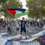 Ισπανία: Διαδηλωτές υπέρ της Παλαιστίνης διέκοψαν τον τερματισμό ιστορικού ποδηλατικού αγώνα