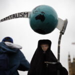 «Ανεπιθύμητος»: Με διαδηλώσεις και σατιρικά πανό οι Βρετανοί υποδέχθηκαν τον Ντόναλντ Τραμπ