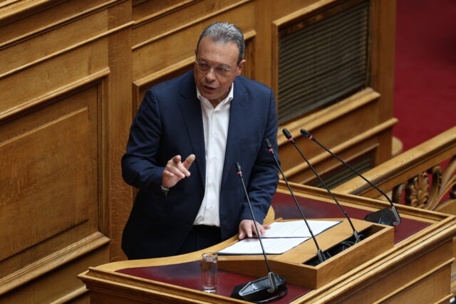 Σωκράτης Φάμελλος: «Με πολιτικά κίνητρα, η κυβέρνηση θίγει το δικαίωμα σε δίκαιη δίκη»