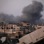 Το Ισραήλ βομβαρδίζει την Πόλη της Γάζας, ενώ η Χαμάς εξετάζει το σχέδιο Τραμπ