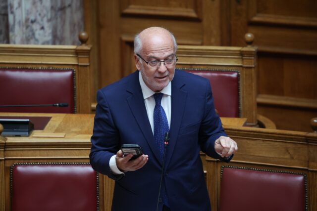 Κόντρα στη Βουλή για την πρόσβαση κατηγορουμένων στη δικογραφία – Αντιδράσεις από την αντιπολίτευση