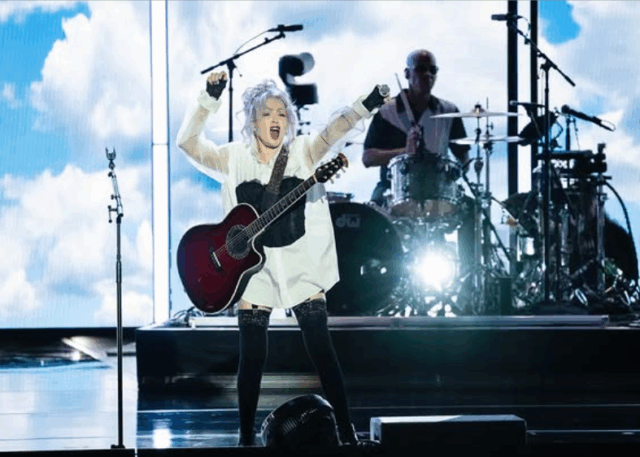 Η Σίντι Λόπερ ολοκλήρωσε την αποχαιρετιστήρια περιοδεία της [ΒΙΝΤΕΟ]