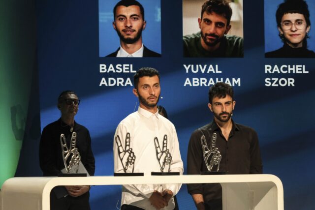 Αλ. Τσίπρας: Ο Παλαιστίνιος σκηνοθέτης Μπασέλ Άντρα αγνοείται μετά από εισβολή του ισραηλινού στρατού στο σπίτι του