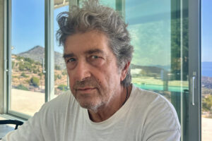 Κώστας Βαρώτσος: «Πρέπει το Υπουργείο Αμύνης να απορροφήσει το Υπουργείο Πολιτισμού, μπας και γίνει καμία δουλειά»