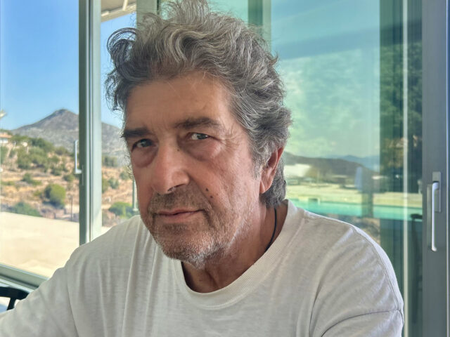 Κώστας Βαρώτσος: «Πρέπει το Υπουργείο Αμύνης να απορροφήσει το Υπουργείο Πολιτισμού, μπας και γίνει καμία δουλειά»