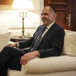 Ηλεκτρική διασύνδεση Ελλάδας-Κύπρου: Ο Γεραπετρίτης διαψεύδει δημοσίευμα για εμπλοκή συγγενούς του στο έργο