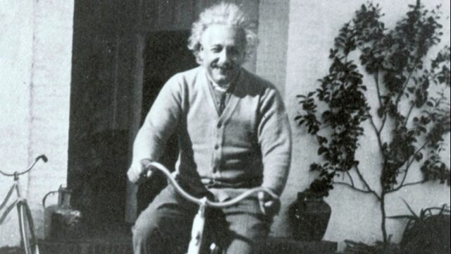 Bιολί του Αϊνστάιν αναμένεται να πωληθεί σε δημοπρασία έως και 300.000 αγγλικές λίρες