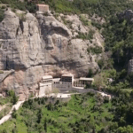 Συνελήφθη ηγούμενος μονής στα Καλάβρυτα που ετοιμαζόταν να πουλήσει θρησκευτικά κειμήλια