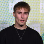 Ο Σαμ Φέντερ κέρδισε το φετινό Βραβείο Mercury με το άλμπουμ «People Watching»