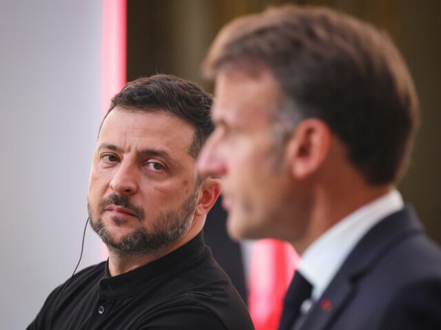 Στη Γαλλία ο Ζελένσκι για συνάντηση με τον Μακρόν