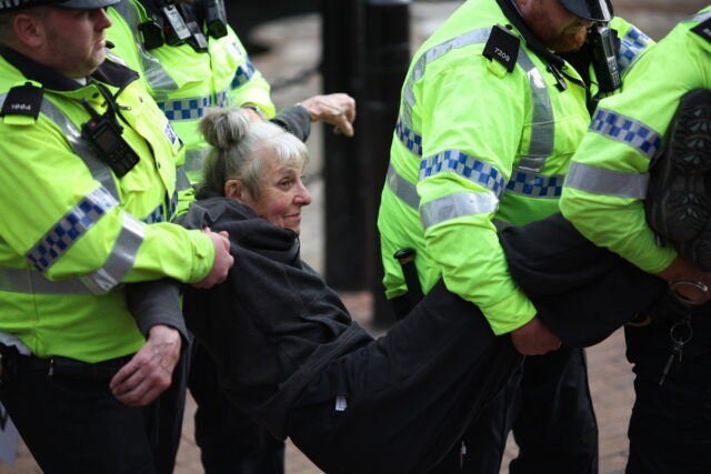 Το Συμβούλιο της Ευρώπης καλεί το Ηνωμένο Βασίλειο να προστατεύσει την ελευθερία της ειρηνικής συνάθροισης