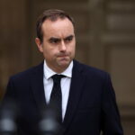 Αντιμέτωπη με προτάσεις μομφής βρίσκεται ήδη η νέα γαλλική κυβέρνηση