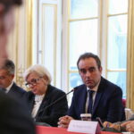 Η γαλλική κυβέρνηση υποχωρεί στη μεταρρύθμιση του συνταξιοδοτικού